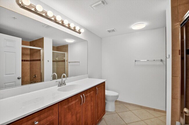 Building Photo - 6511 Emerald Dunes Dr