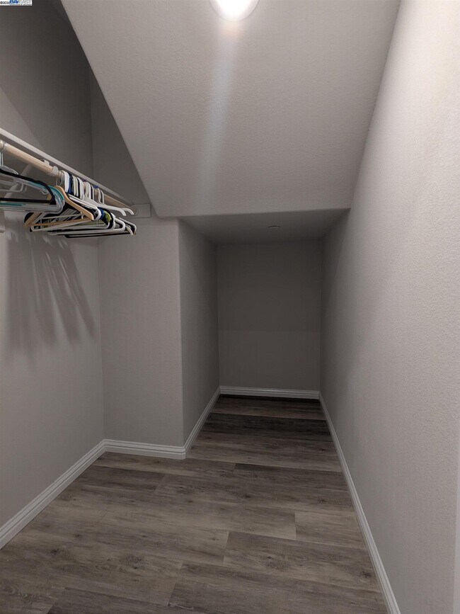 Building Photo - 5840 Virtual Ln