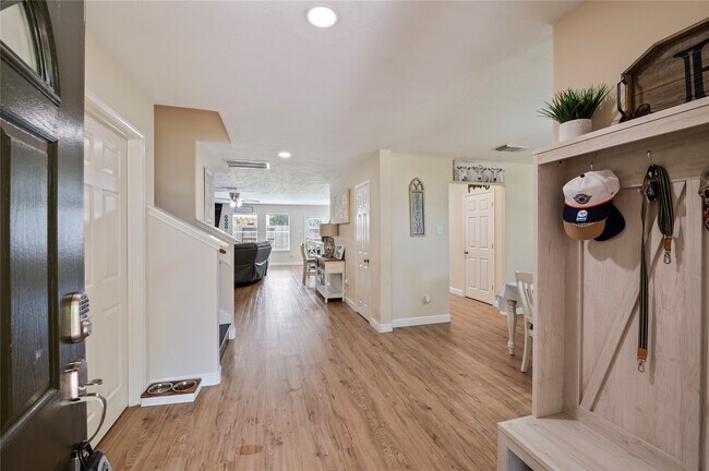 Building Photo - 13601 Trail Meadow Ln