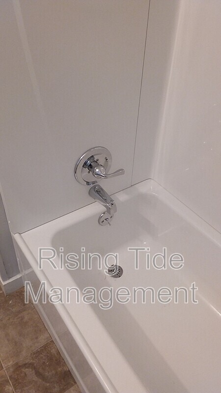 Building Photo - 1909 16th Ave N