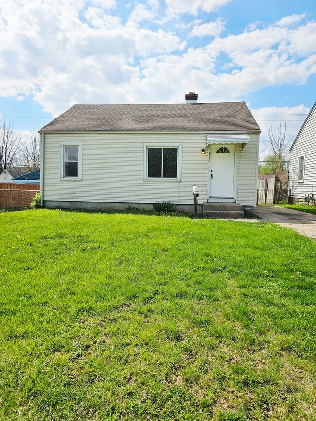 Building Photo - Move-In Ready 2BR/1BA Home w/ 2-Car Garage | Recently Updated