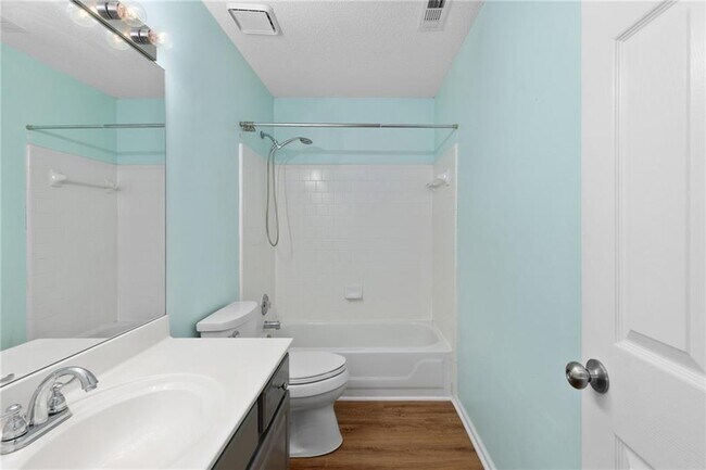 Building Photo - 13030 Carriage Park Ln