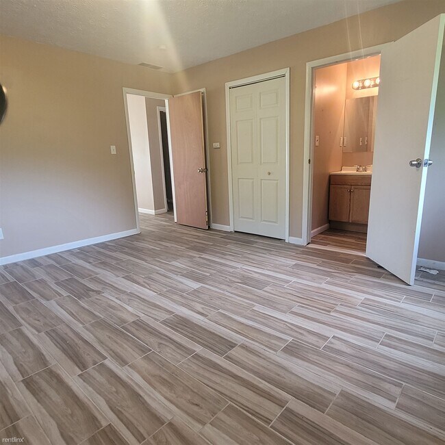 Building Photo - 3 br, 2 bath House - 6811 N Venoy Rd