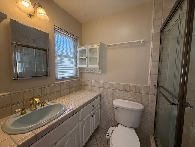Building Photo - 5536 Fern Dr