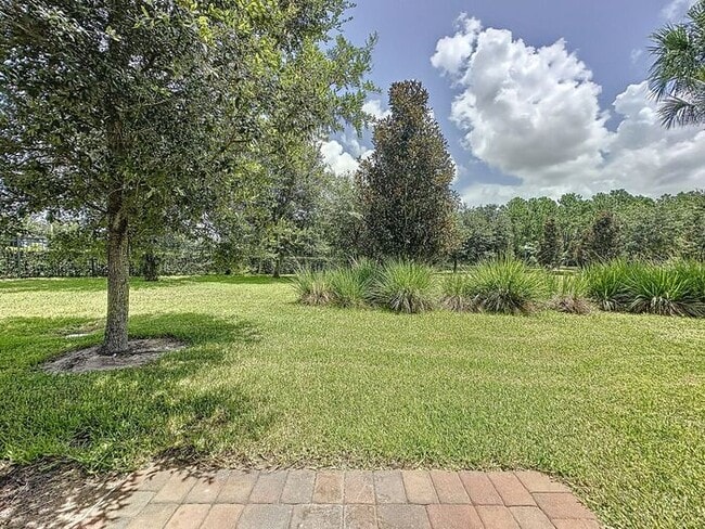 Building Photo - Beautiful Furnished townhome in Vistas of ...