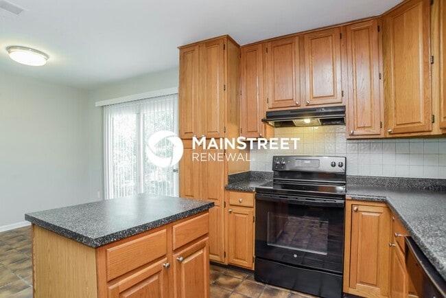 Building Photo - 3 Bedroom Pet-Friendly Home in BELTON, MO with Main Street Renewal