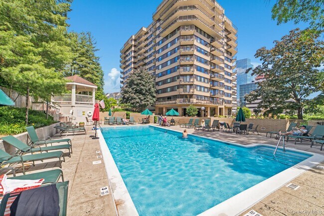 Building Photo - 25 Rockledge Ave