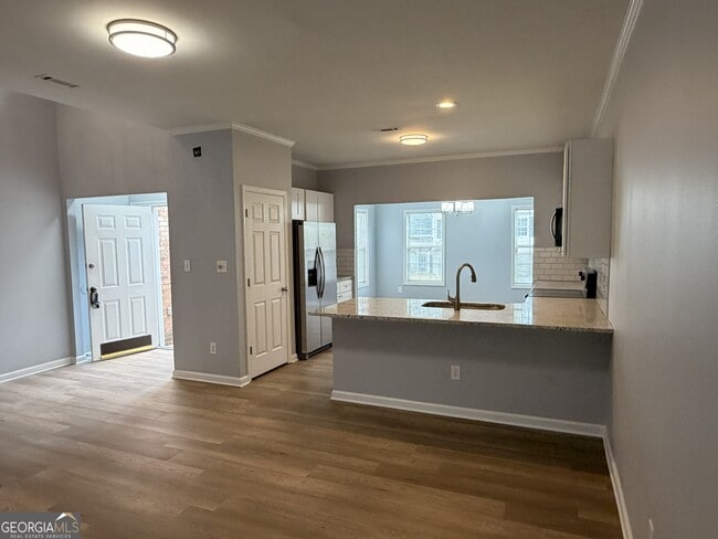 Building Photo - 113 Clarin Way