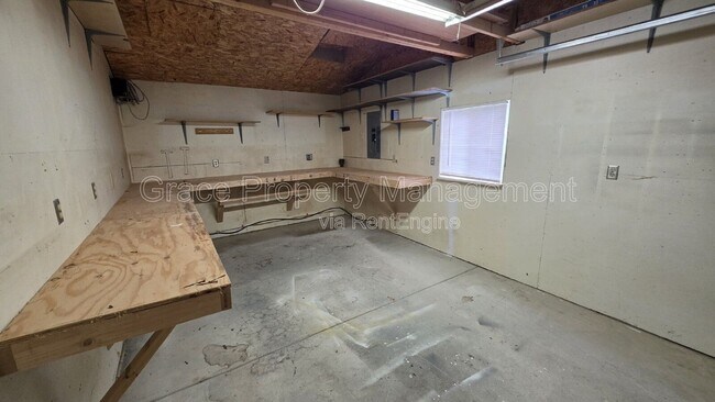 Building Photo - 270 Beryl Way