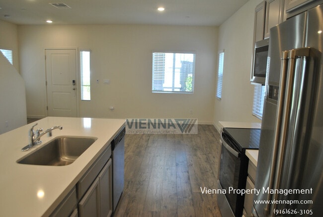 Building Photo - 3057 Pruett Dr