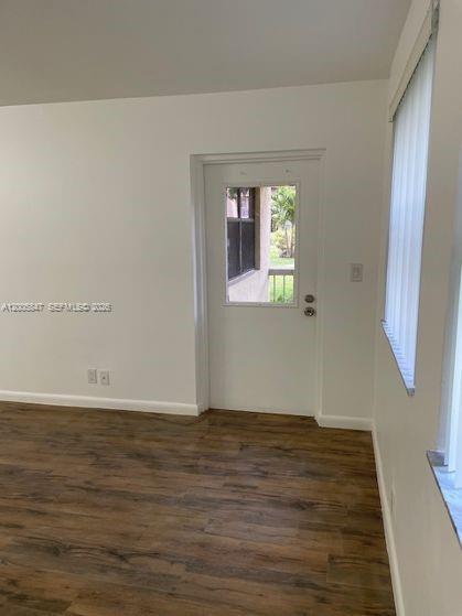 Building Photo - 8180 Geneva Ct