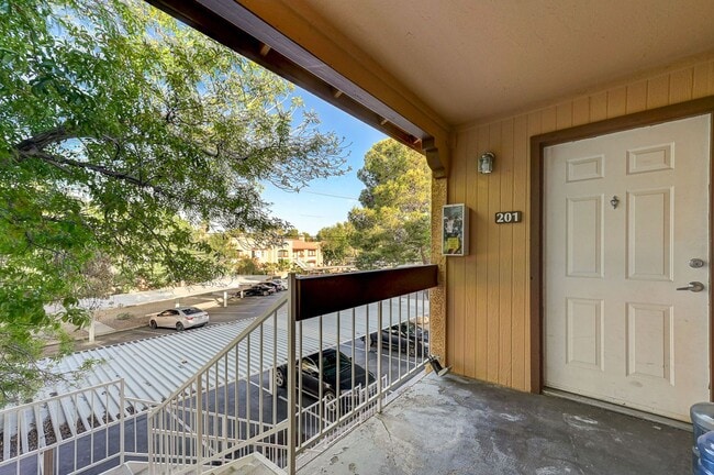 Primary Photo - Charming 2 Bed 2 Bath!