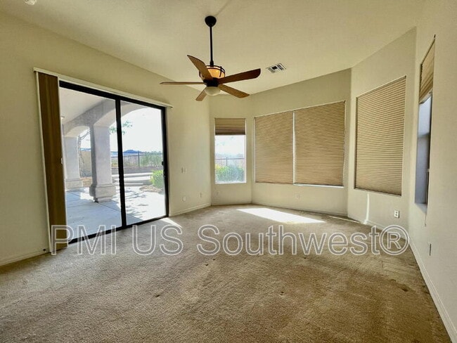 Building Photo - 2928 Esmerelda Dr