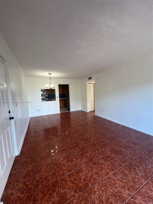 Building Photo - 13725 NE 6th Ave