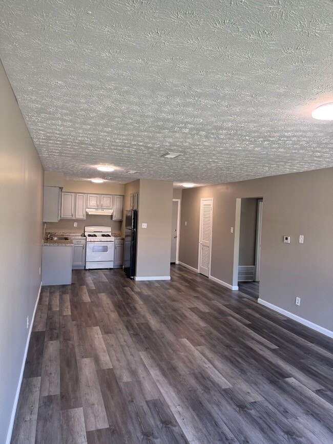 Building Photo - 733 Hill Rise Ct