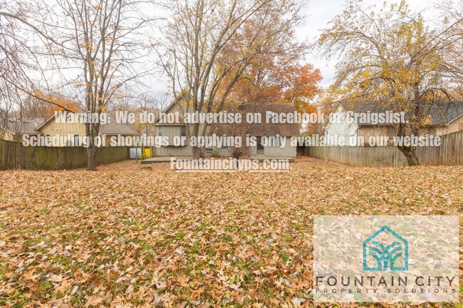 Building Photo - 807 Laurel Ave