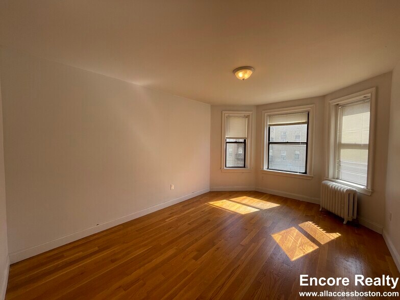 Building Photo - 11 Peterborough St