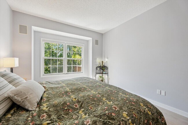 Building Photo - 30861 Centennial Dr