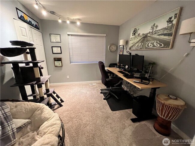 Building Photo - Gorgeous 4 bedroom house in Maple Valley