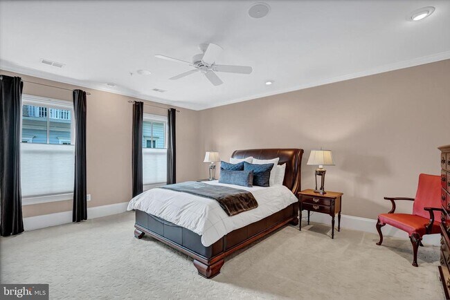 Building Photo - 708 Day Ln