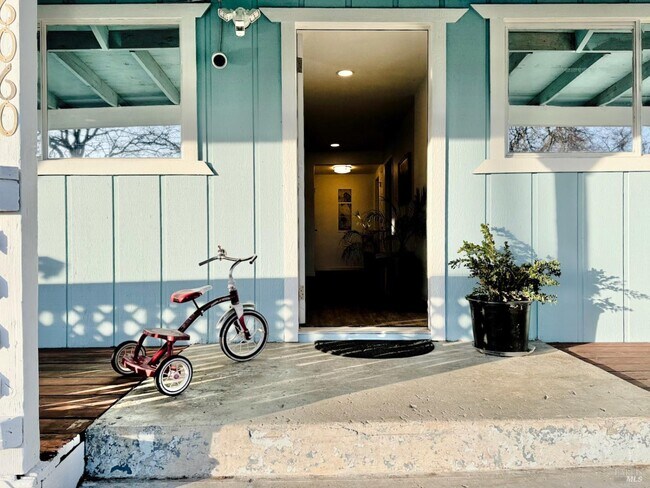 Building Photo - 16060 39th Ave