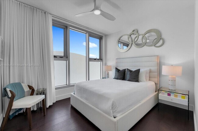Building Photo - 6899 Collins Ave