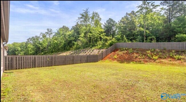 Building Photo - 109 High Leaf Dr