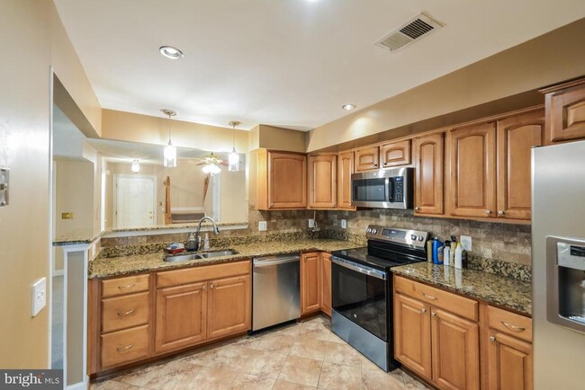Building Photo - 12010 Ridge Knoll Dr
