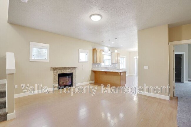 Building Photo - 5164 Andresen St SE