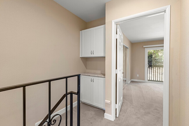 Building Photo - 10267 Black Mountain Rd