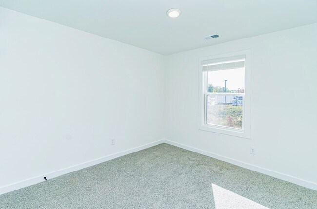 Building Photo - 1435 Darrowby Wy