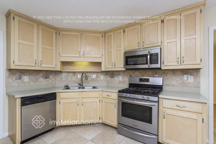 Building Photo - 175 Park Meadows Dr SW