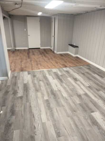 Building Photo - 70 Illona Dr