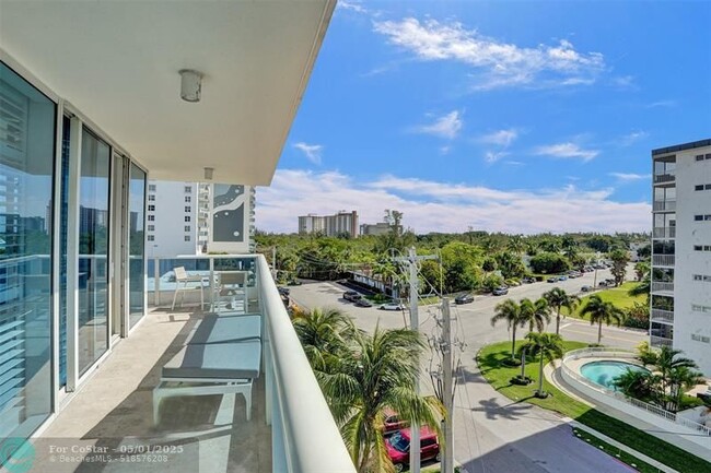 Building Photo - 715 Bayshore Dr