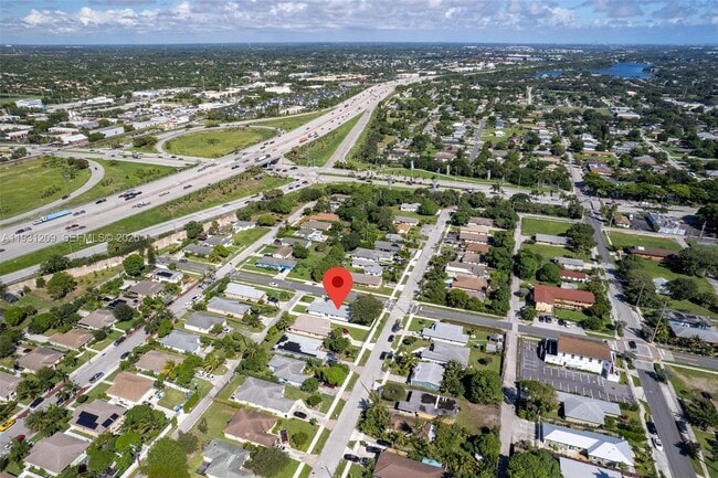 Building Photo - 102 SW 13th Ave