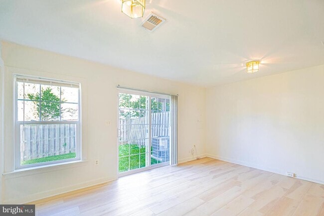 Building Photo - 8199 Glade Bank Dr
