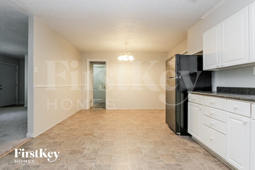 Building Photo - 6256 Raleigh Dr