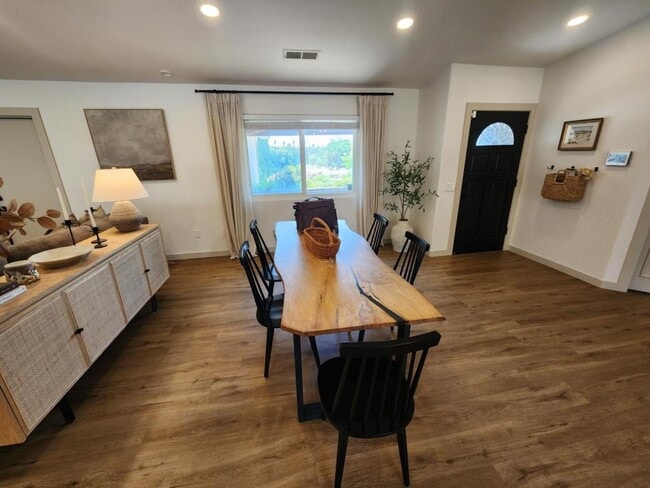 Building Photo - 479 Merida Dr