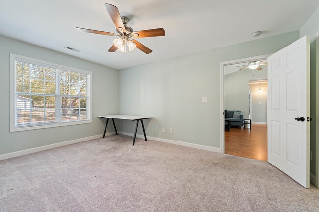 Building Photo - 2175 Glendale Ave