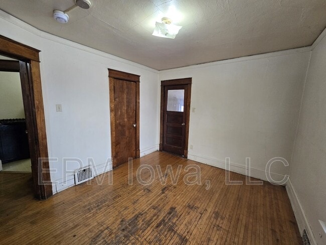 Building Photo - 118 1/2 Harrison Street