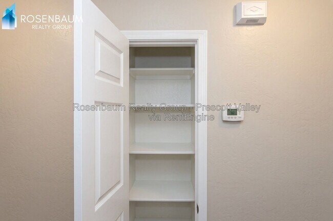 Building Photo - 3133 N Yavapai Rd E