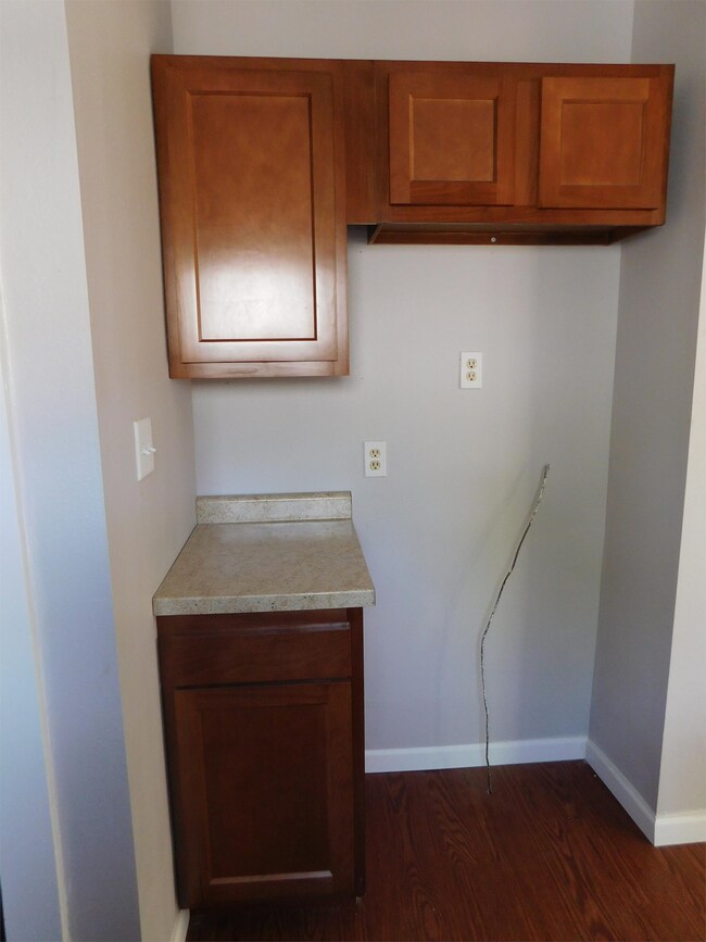 Building Photo - 303 Highland Dr NW