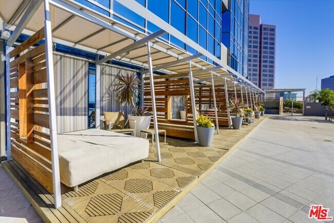 Building Photo - 1100 Wilshire Blvd