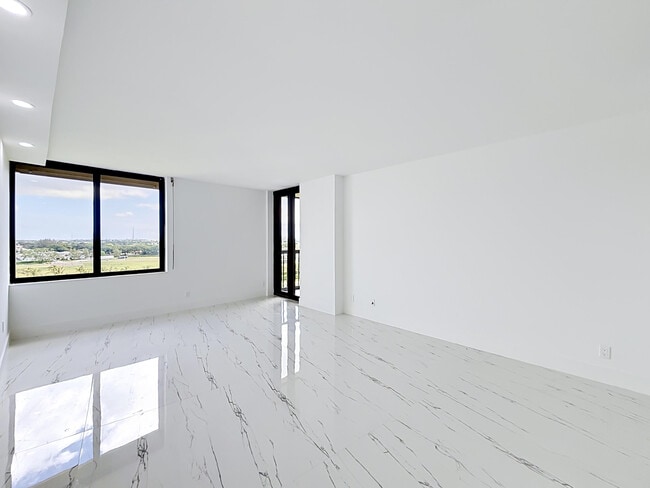 Building Photo - 2480 Presidential Way