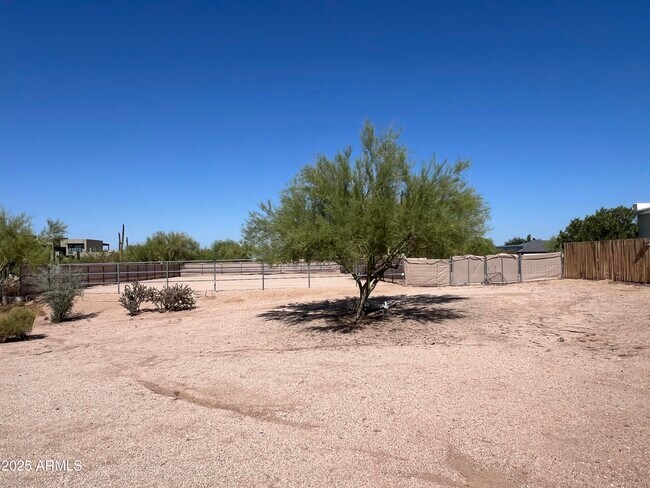 Building Photo - 4847 E Calle de Las Estrellas Rd