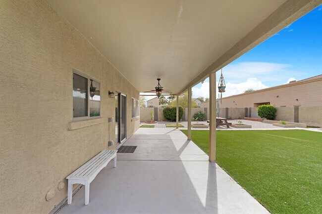 Building Photo - 19676 N Locke Ct