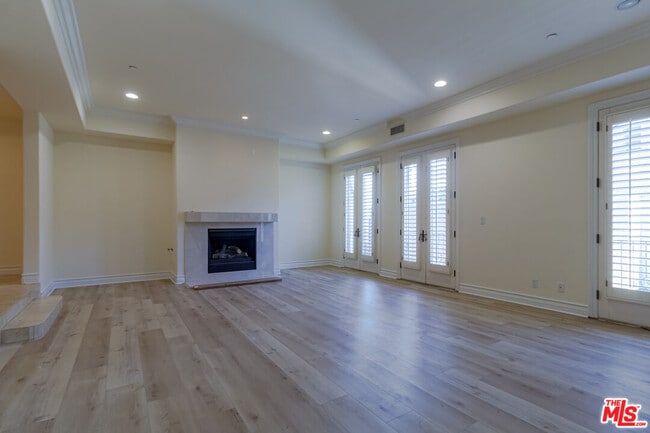 Building Photo - 132 Crescent Dr