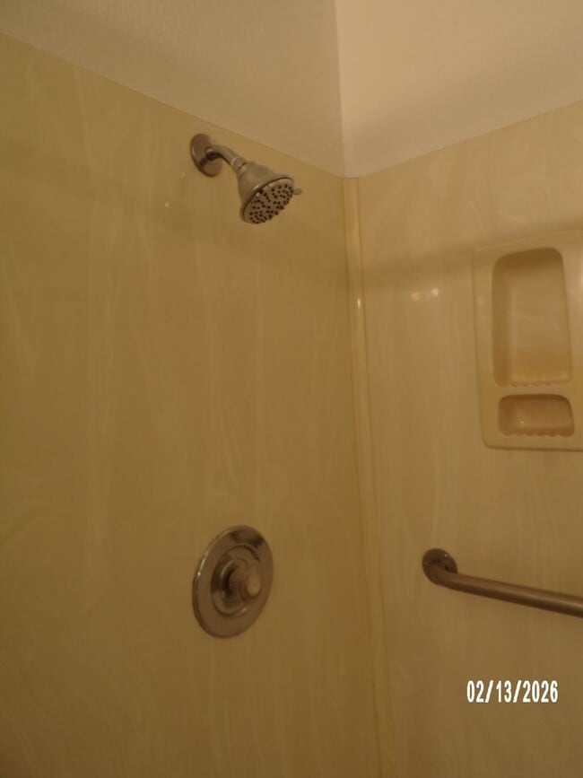 Building Photo - Cute Home