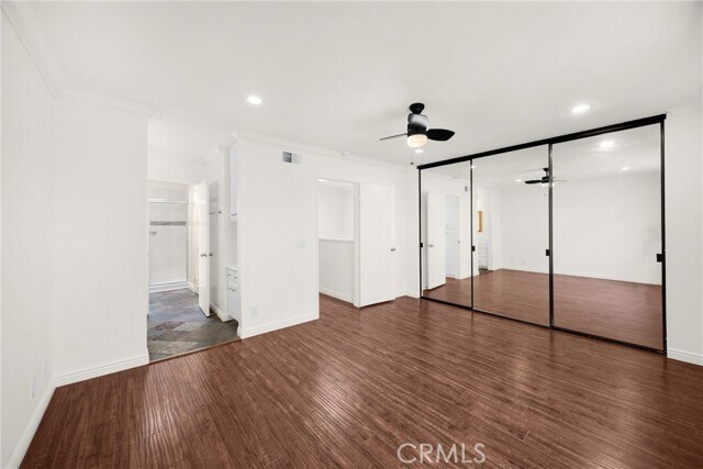 Building Photo - 307 N Singingwood St