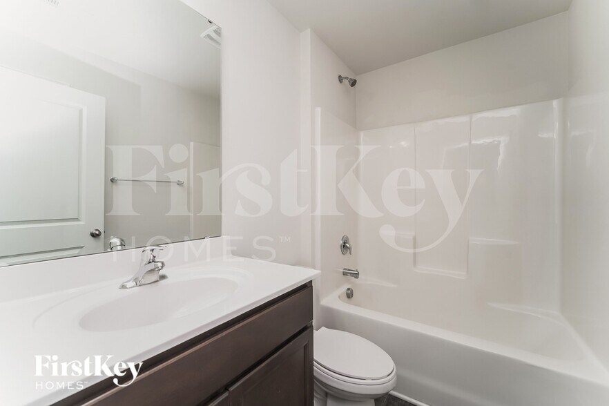 Building Photo - 10714 Rivergate Dr NW